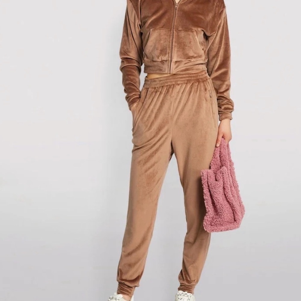 SKIMS Velour Lounge Jogger Set in Sienna Brown